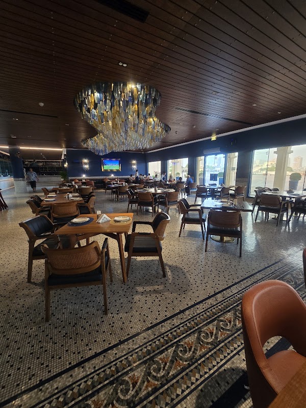 L'wzaar Sea Food Restaurant 2