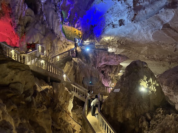 Tham Nang Ene Cave
