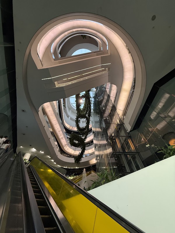 Helix Sky Dining 3
