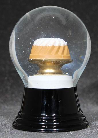 Original Vienna Snowglobe factory 3