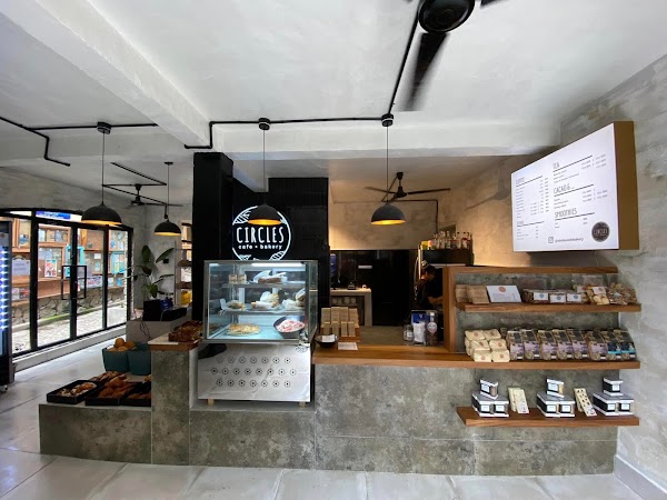 Circles Cafe & Bakery