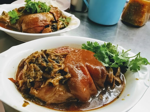 Kha Mu Charoensang Silom 5