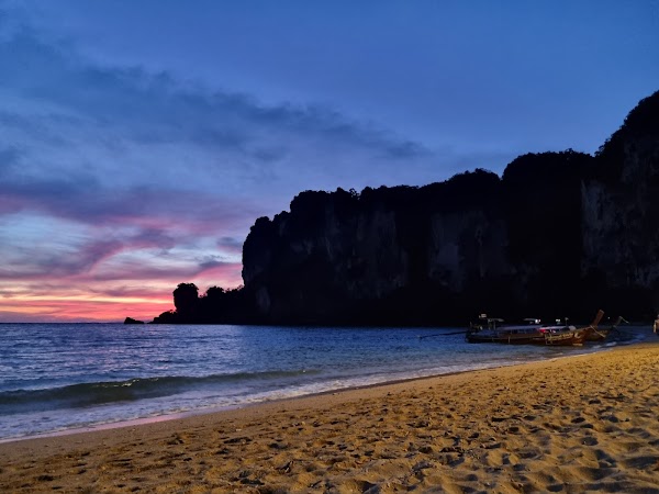 Tonsai Beach 4