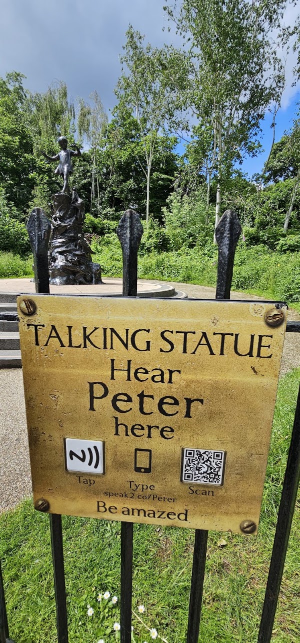 Peter Pan statue 4