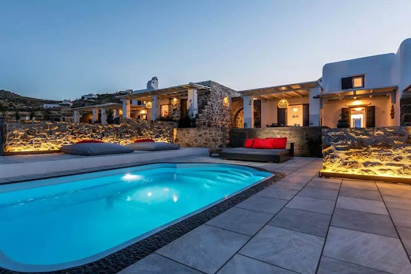 Mikonos 4