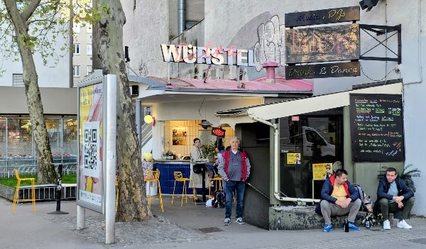 Extra Würstel 4