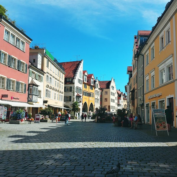 Maximilianstraße 1