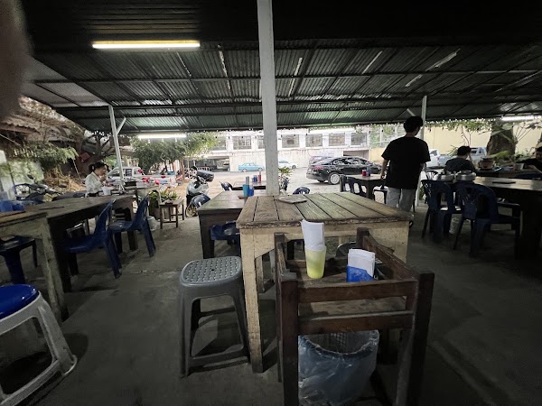 ซุ้ม 2 หมูจุ่มสาขา 2