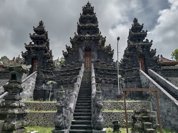 Pura Kayangan Jagat Taman Sari Giri Tohlangkir