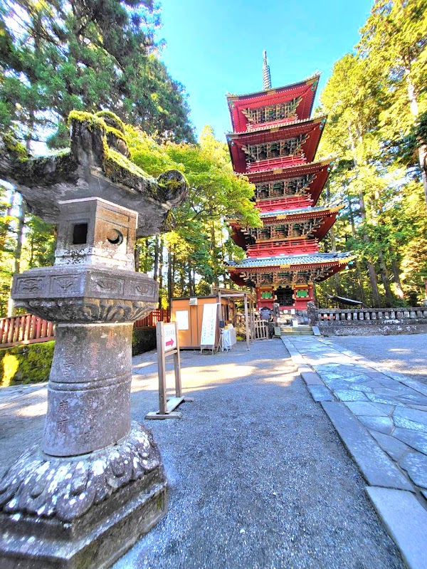 Gojū-no-tō (five-storied pagoda) 1