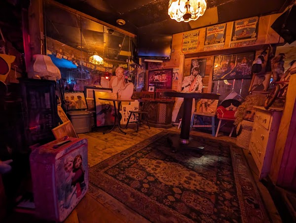 Bubba's Sulky Lounge 4