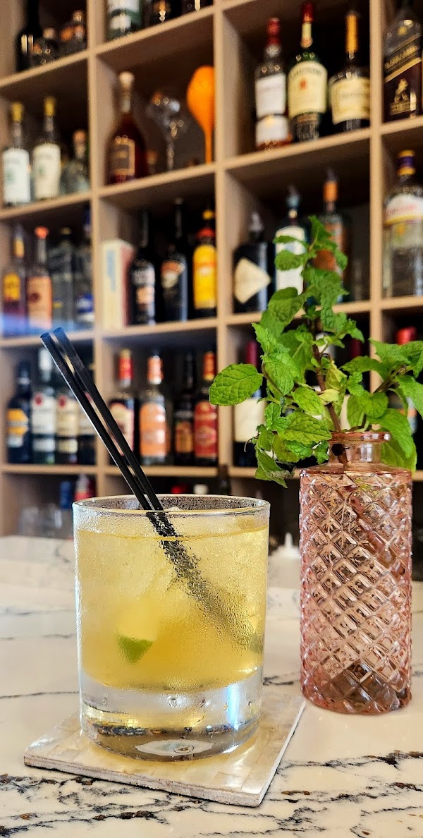 Krafted At The Stubbs Specialty Krafted Sandwiches And Kocktails 2