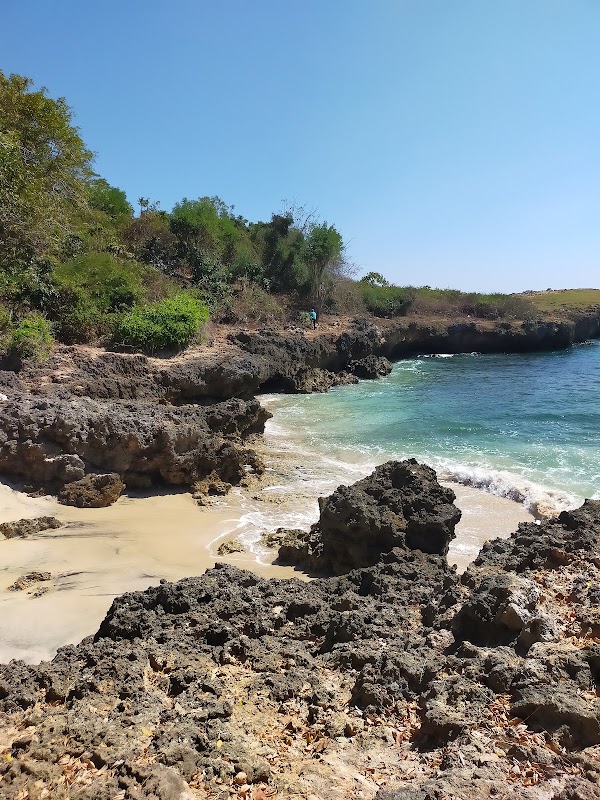 Cliff Jump Tegal Wangi Beach 3