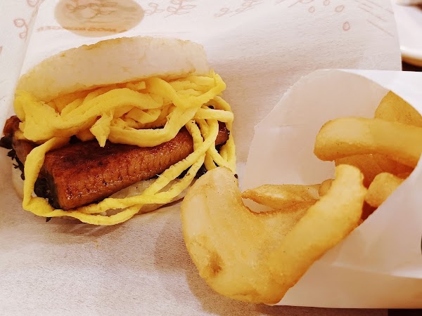 MOS BURGER Zhonghua Shop 2