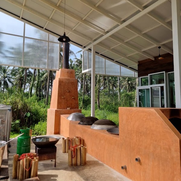 Y.Farmily ห้องทดลองในสวนมะพร้าว (The organic coconut farm)