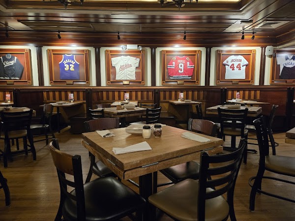 Lou Malnati's Pizzeria 6