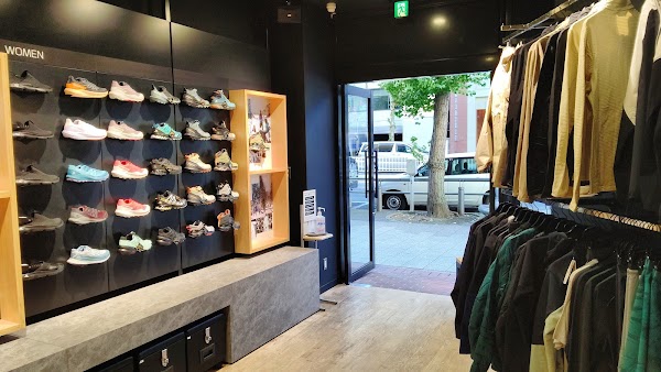 SALOMON Shibuya Store 5