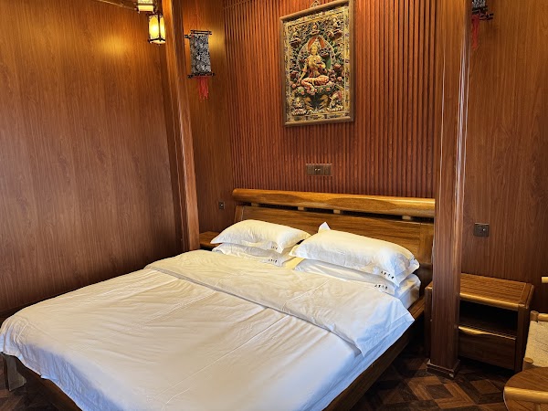 Spirited Silky Inn 5