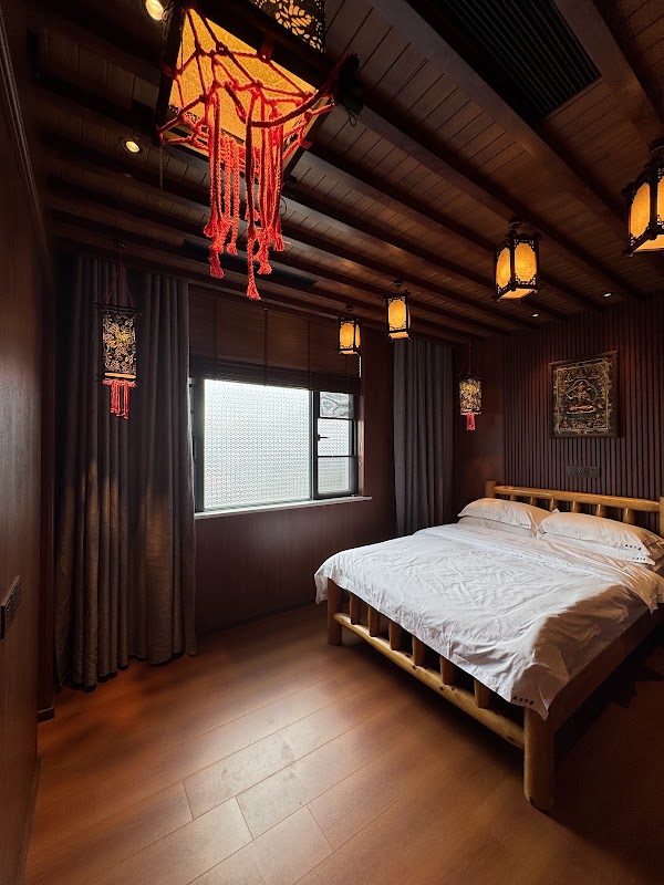 Spirited Silky Inn 2