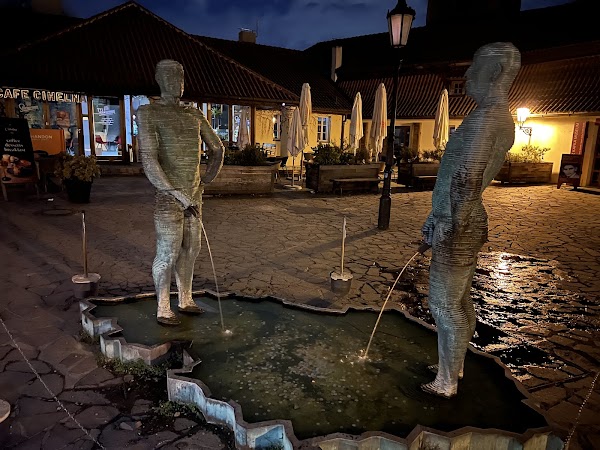 Urinating Sculptures 5
