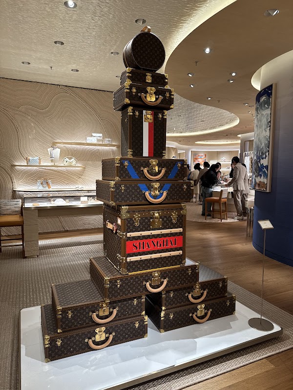 LV Shanghai Pudong Flagship Shop 4