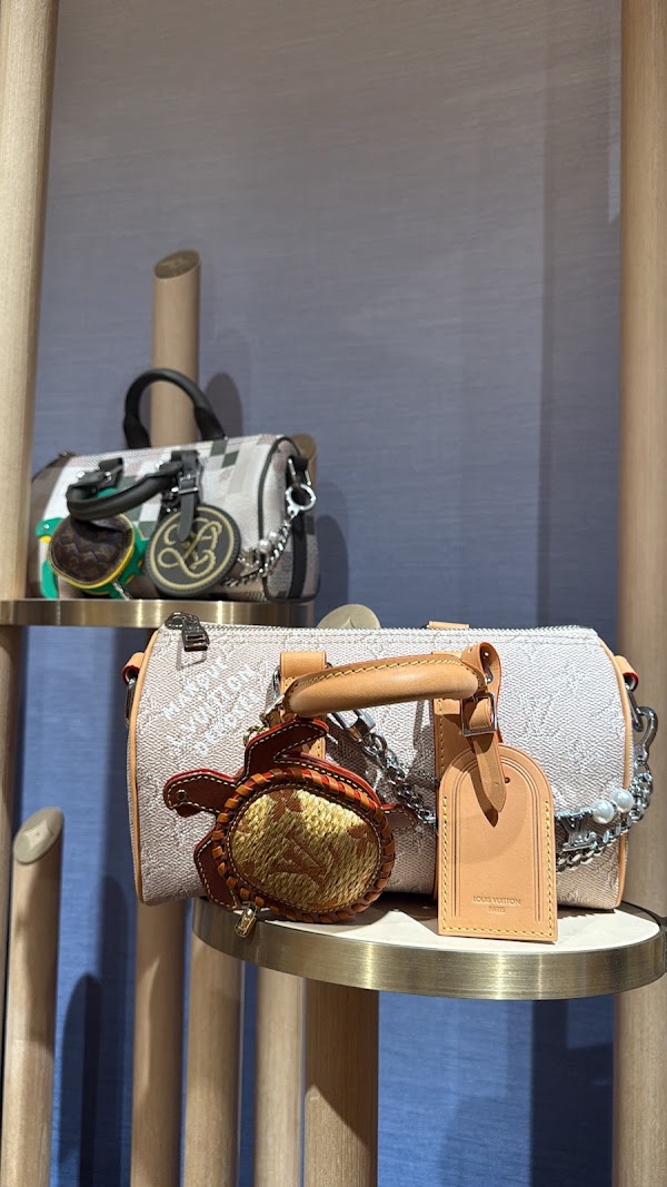 LV Shanghai Pudong Flagship Shop 3