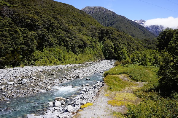 Devils Punchbowl Waterfall 4
