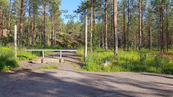 Högberget Cave Parking