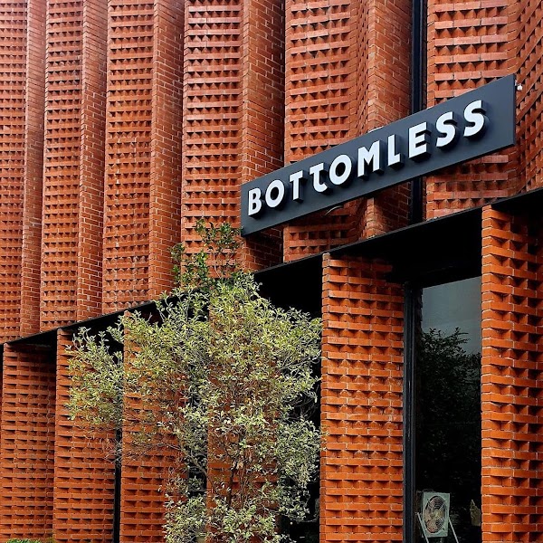 Bottomless Sukhumvit 33 1