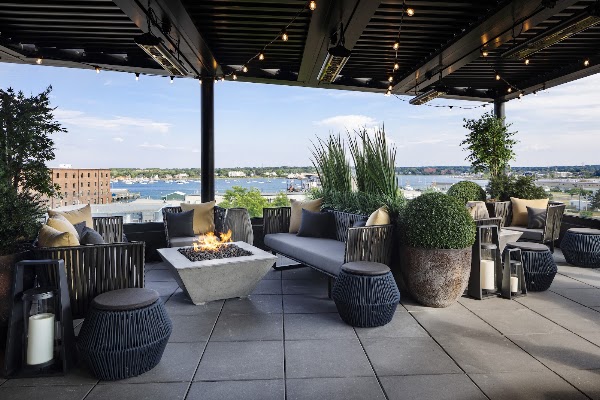 Luna Rooftop Bar