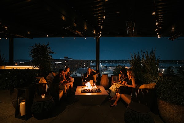 Luna Rooftop Bar 4