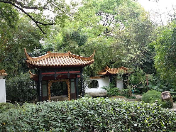 Guangzhou Baima Costume Market 2