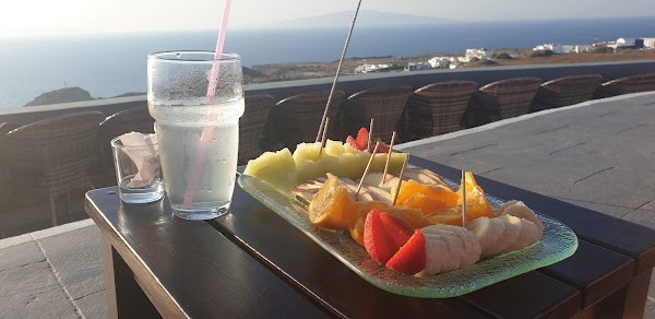 Lioyerma Sunset Pool Bar Oia 5