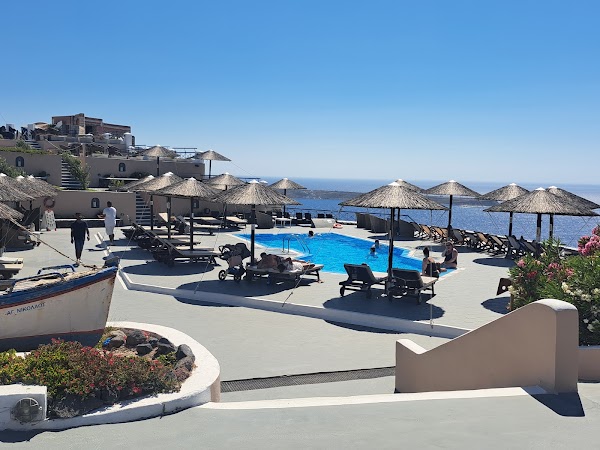 Lioyerma Sunset Pool Bar Oia 3