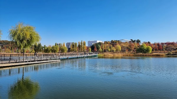 Lake Garden 5