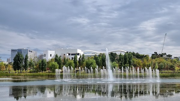 Lake Garden 4