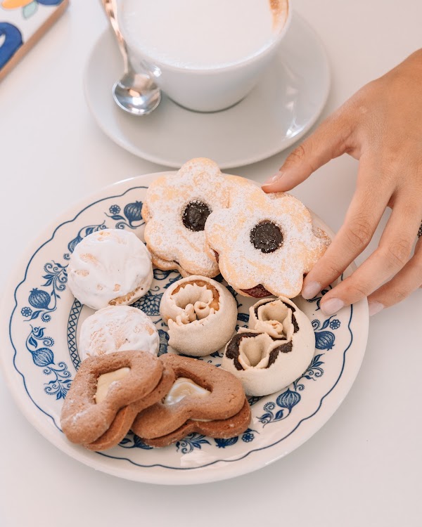 Bon Bons Pasticceria Dolci Sardi Alghero ( via Einaudi ) 5