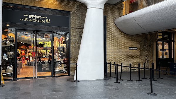 Platform 9¾ at King's Cross Station 5