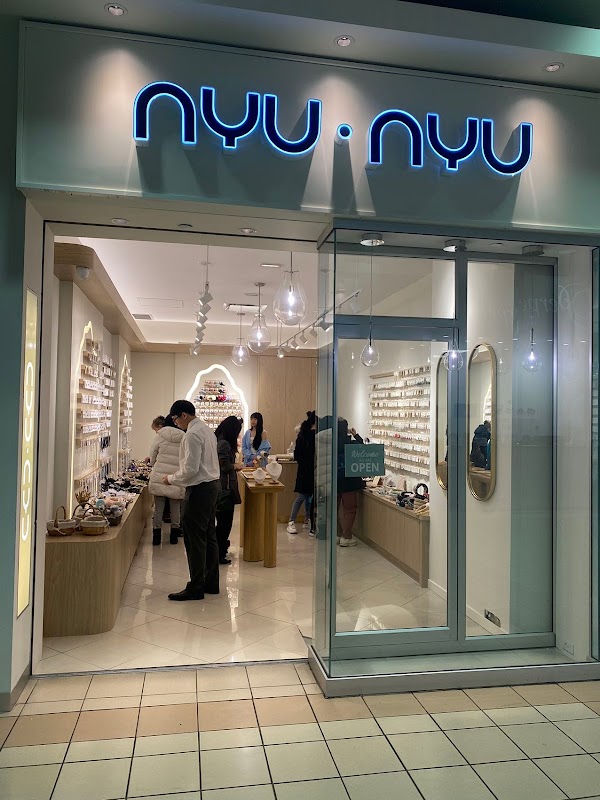 Nyunyu Metrotown 1