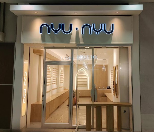Nyunyu Metrotown 4