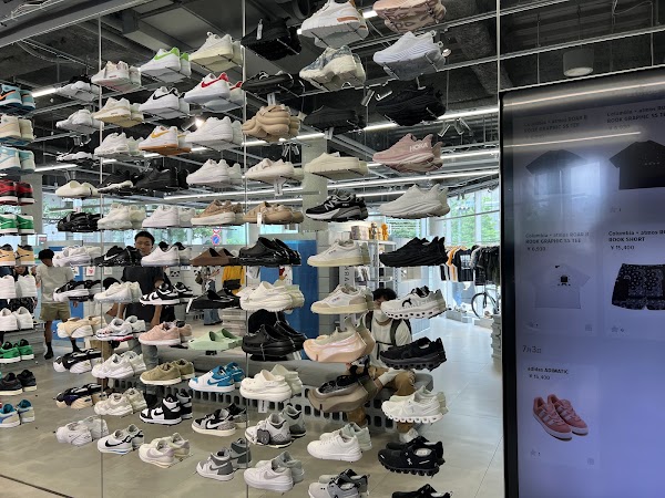 atmos Shinjuku 2