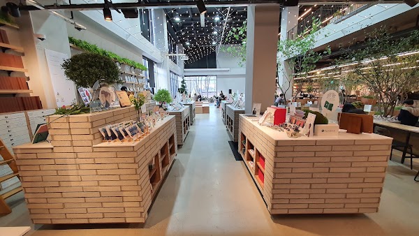 Nodeul Island Bookstore 4