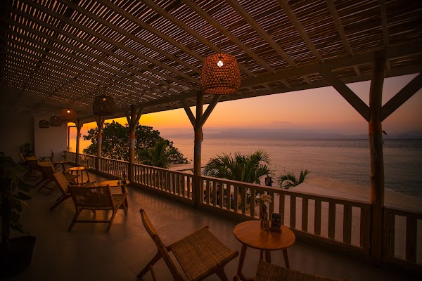 PENIDA COLADA Beachfront Restaurant and Bar 1