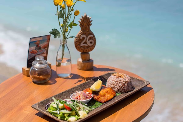PENIDA COLADA Beachfront Restaurant and Bar 3