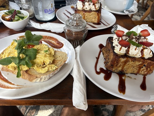 PENIDA COLADA Beachfront Restaurant and Bar 2