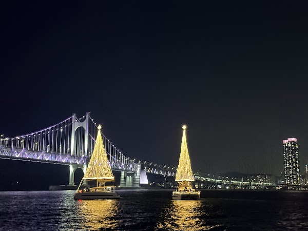 Yonghoman Sightseeing Boat Terminal