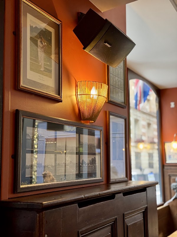English Style Pub The Cricketer 1