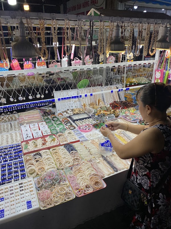 Bach Dang Night Market 5