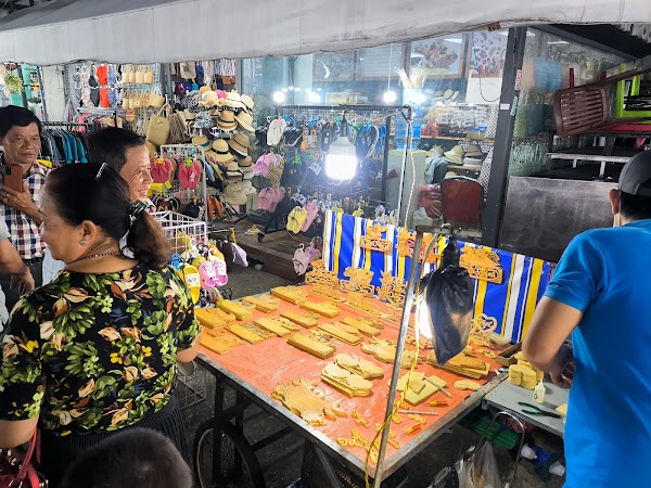 Bach Dang Night Market 4
