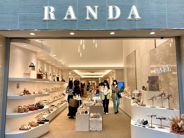 RANDA Shinsaibashi Store